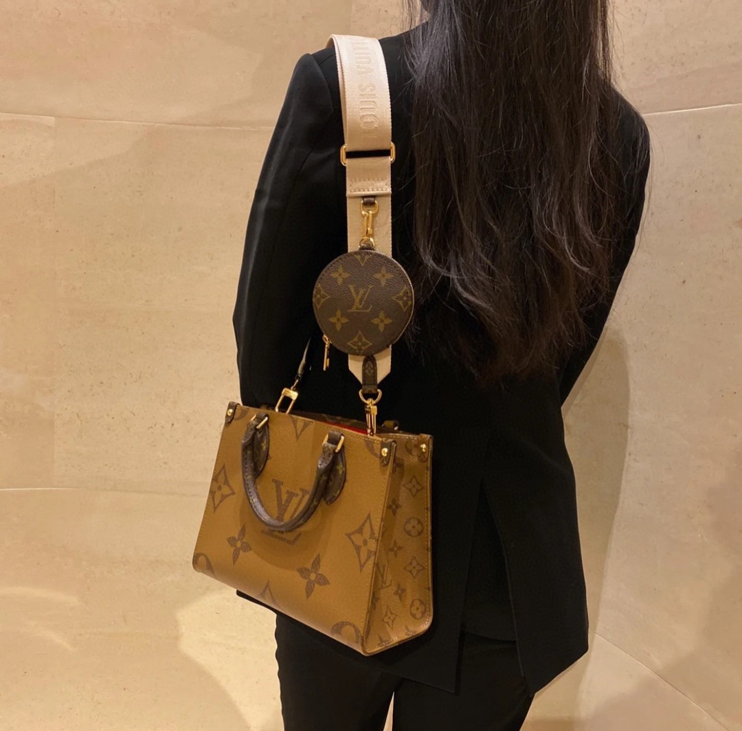 Louis Vuitton M46373 OnTheGo PM Tote Bag