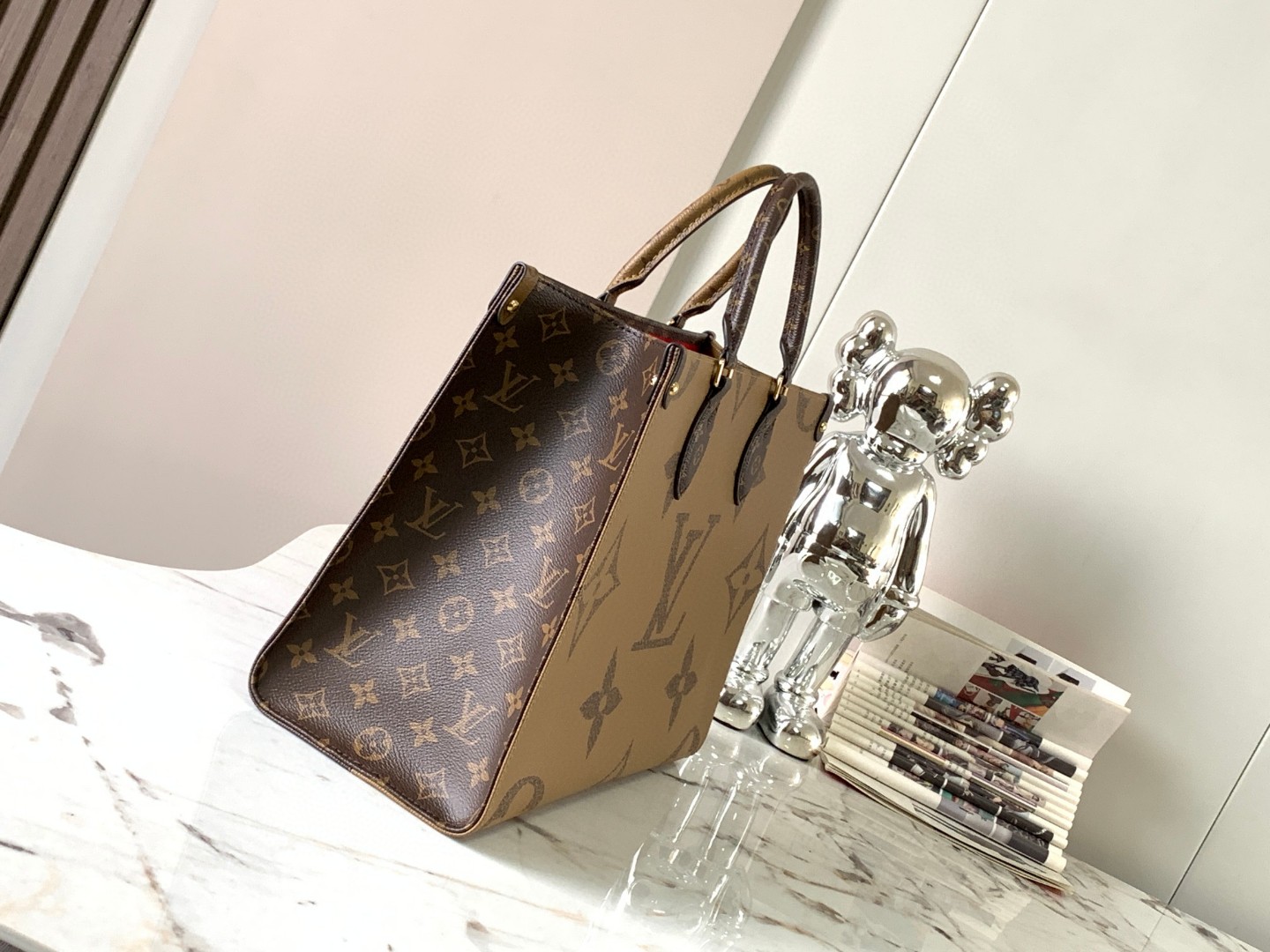 Louis Vuitton M45039 OnTheGo MM Tote Bag