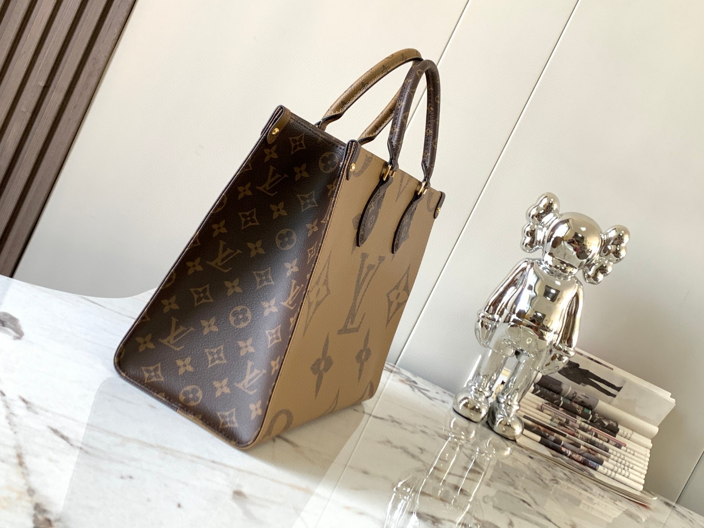 Louis Vuitton M45321 OnTheGo MM Bag