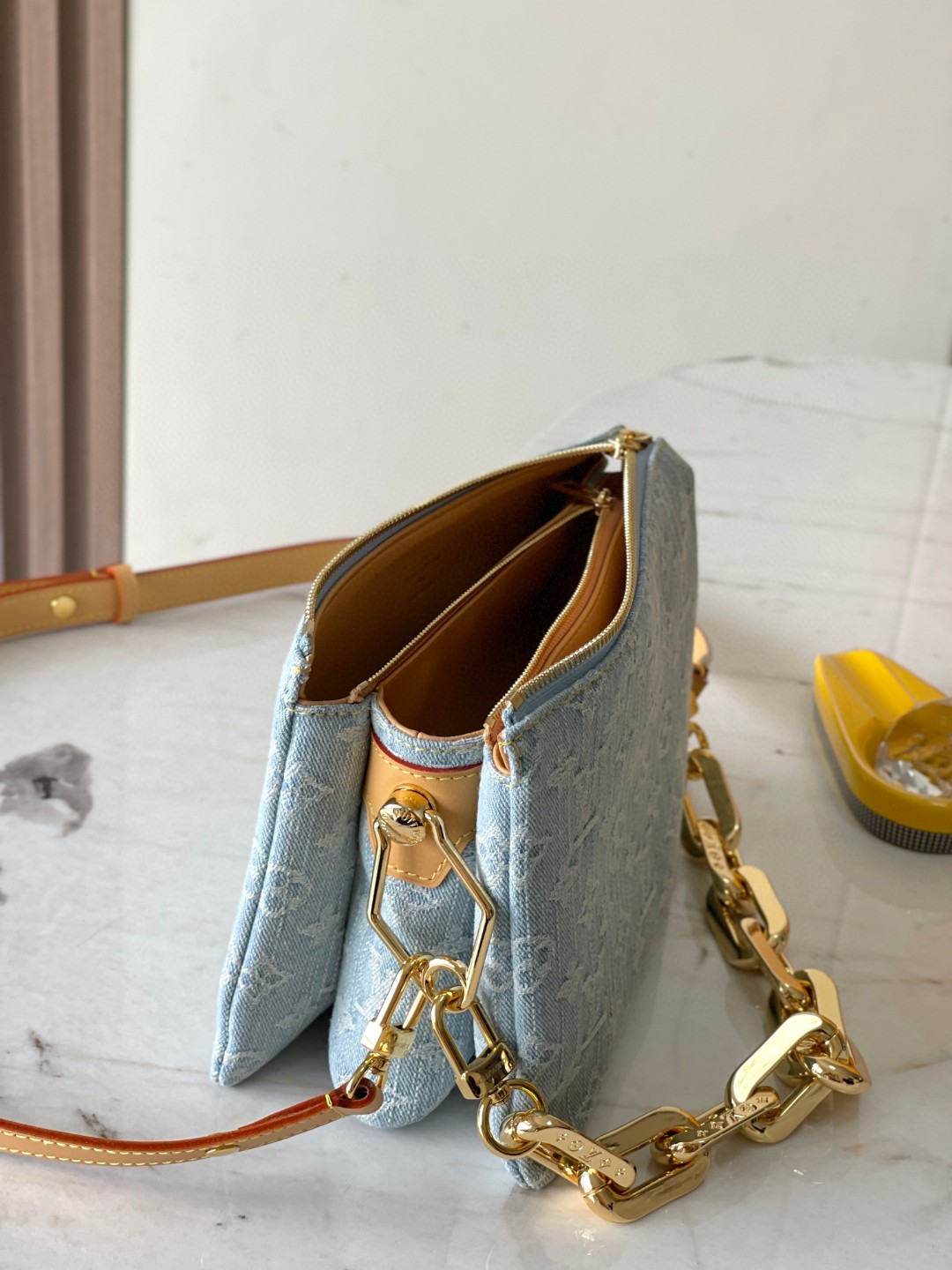 Louis Vuitton M11401 Coussin BB