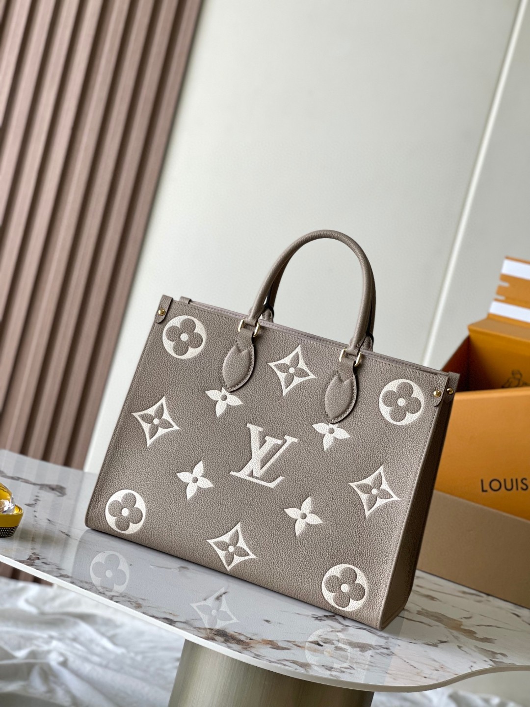 Louis Vuitton M45494 OnTheGo MM