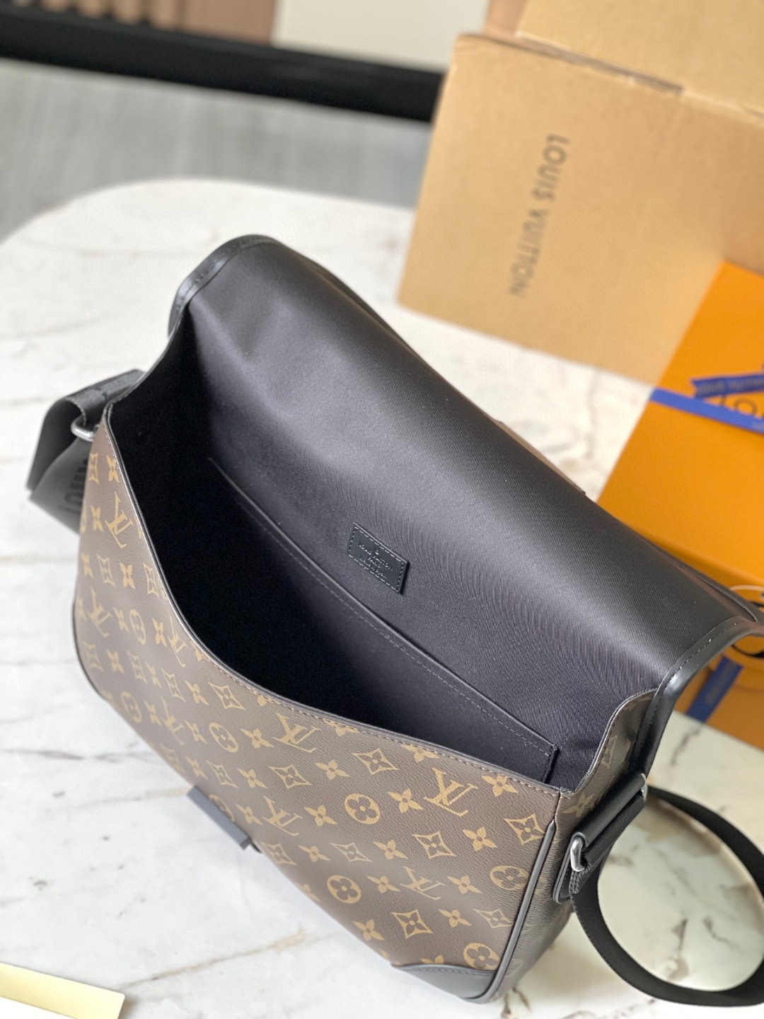 Louis Vuitton M46328 Túi Archy Messenger MM