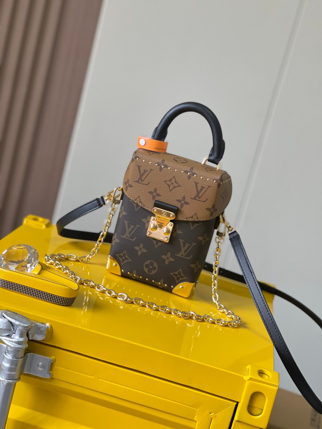 Louis VuittonM82465 Camera Box