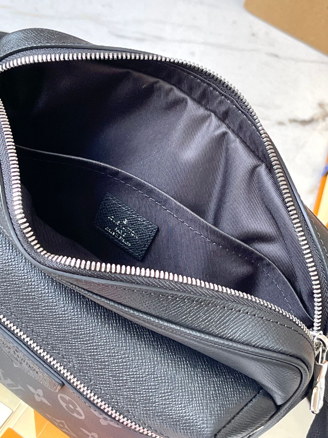 Louis Vuitton M30233 Outdoor Messenger