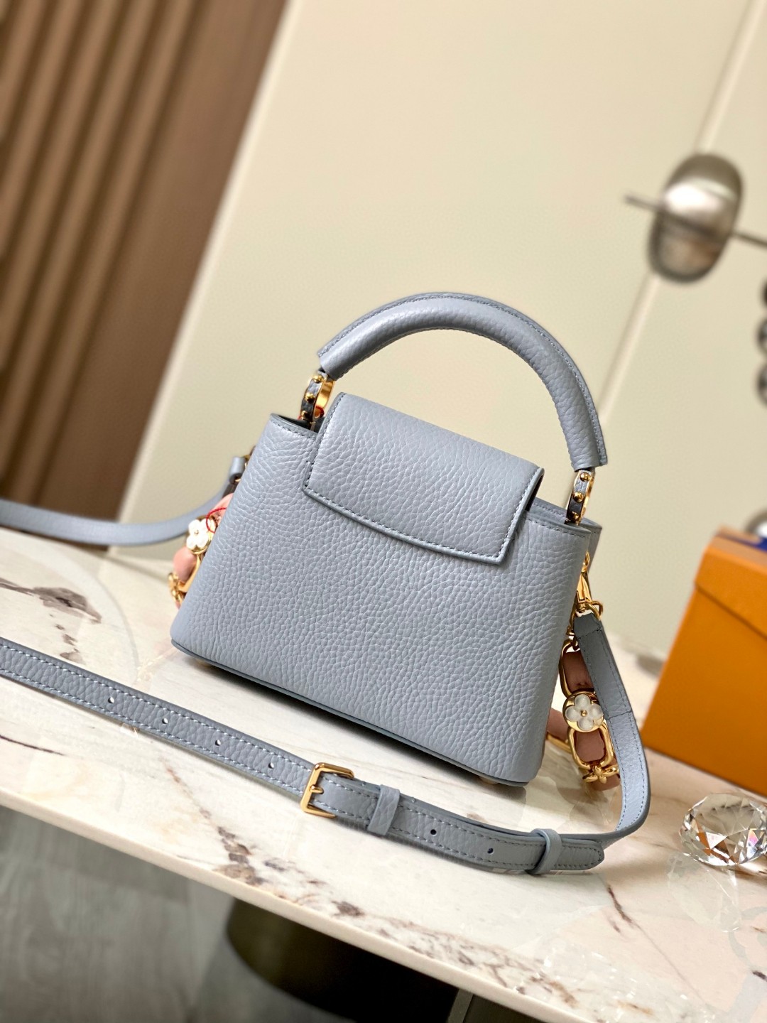 Louis Vuitton M23363 Capucines Mini