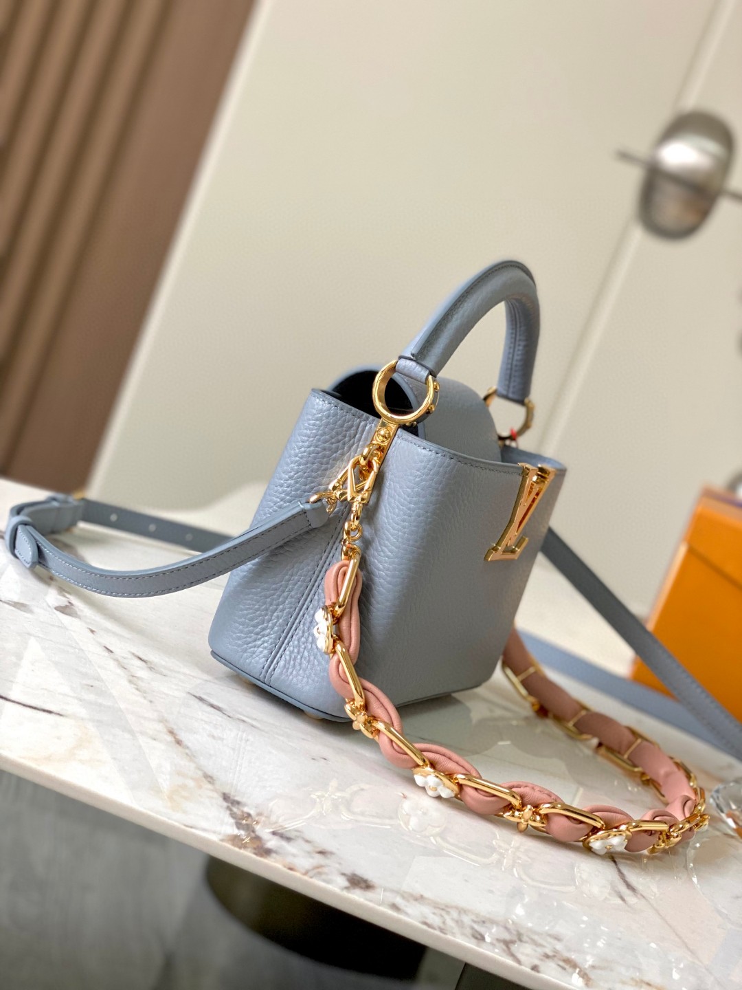 Louis Vuitton M23363 Capucines Mini