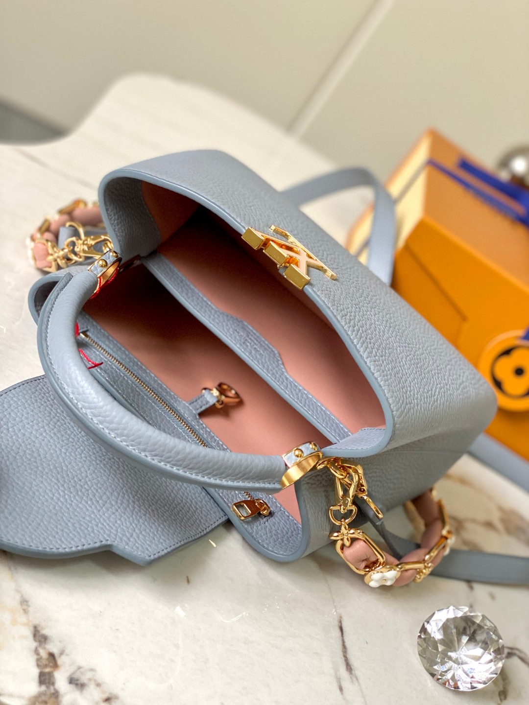 Louis Vuitton M23280 Capucines BB