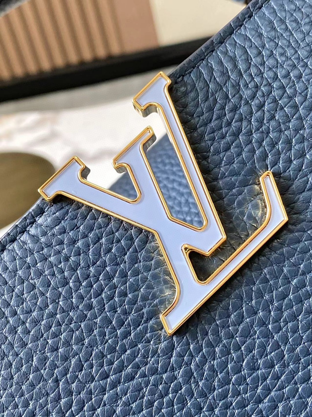 Louis Vuitton M23280 Capucines BB