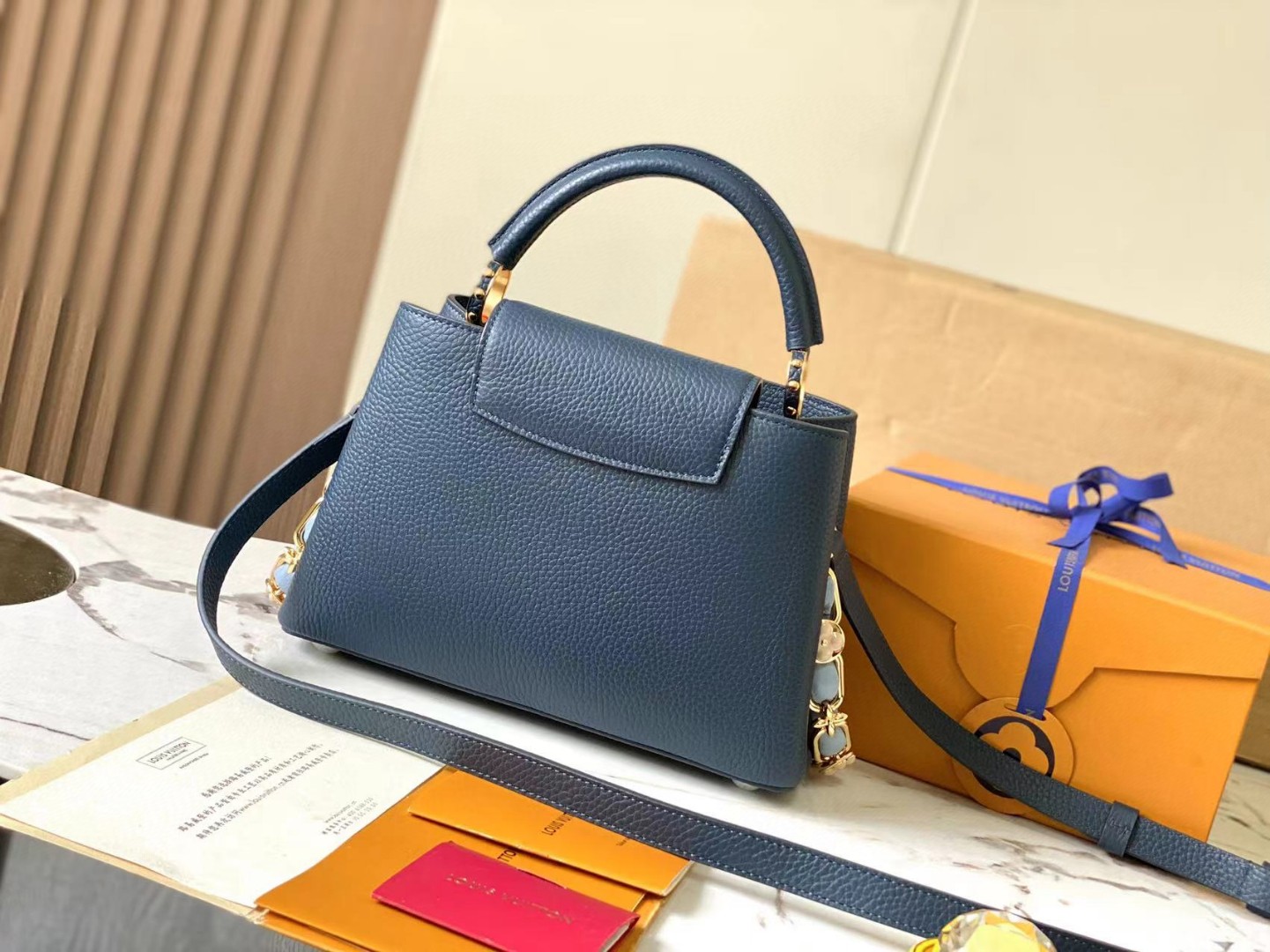 Louis Vuitton M23280 Capucines BB