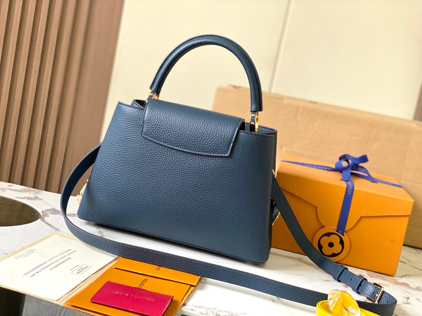 Louis Vuitton M23199 Capucines MM