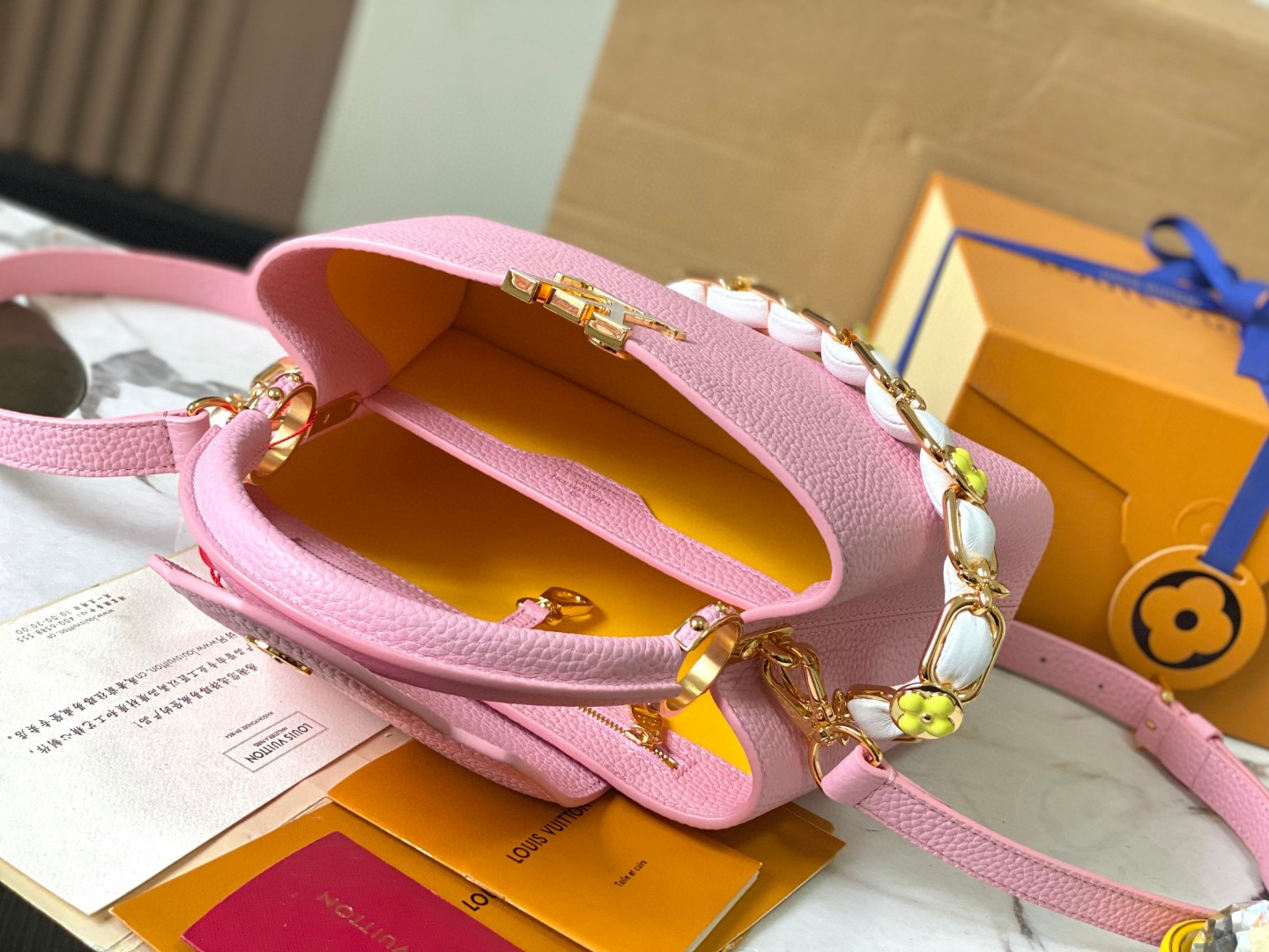 Louis Vuitton M23280 Capucines BB