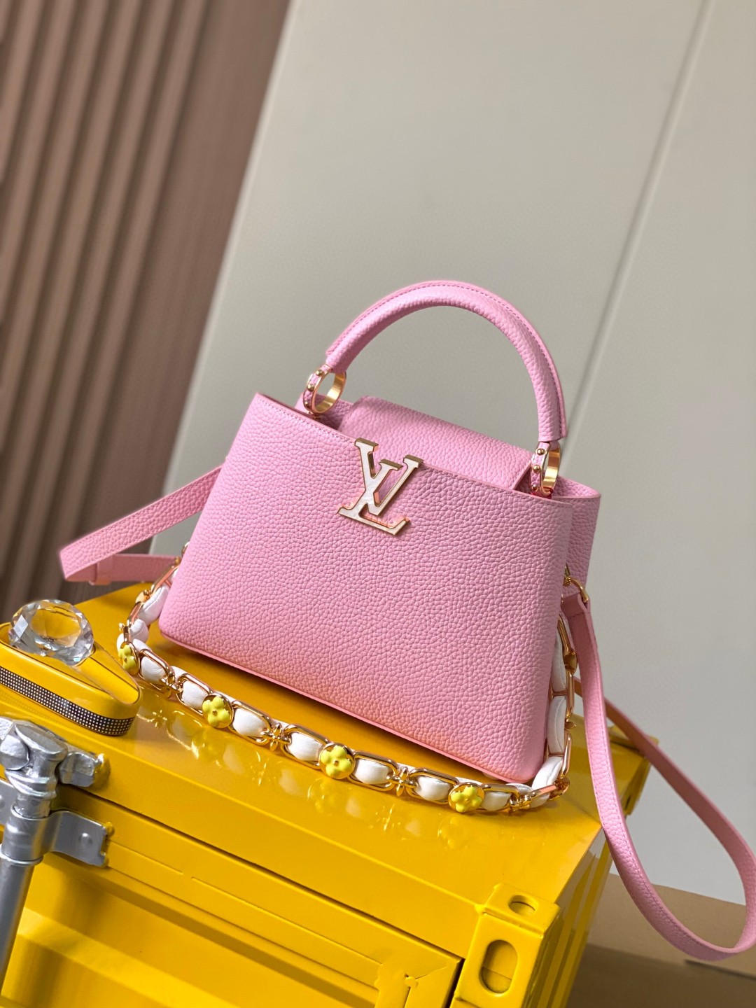 Louis Vuitton M23280 Capucines BB
