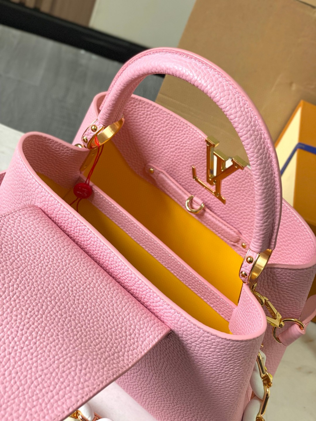 Louis Vuitton M23199 Capucines MM