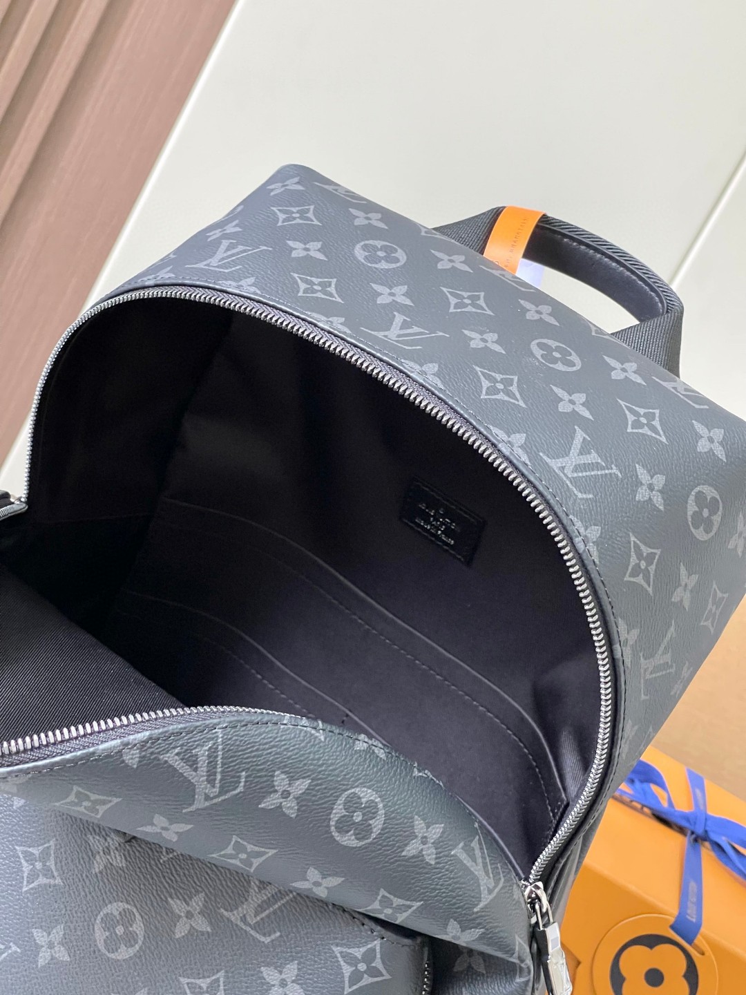 Louis Vuitton M43186Discovery Backpack