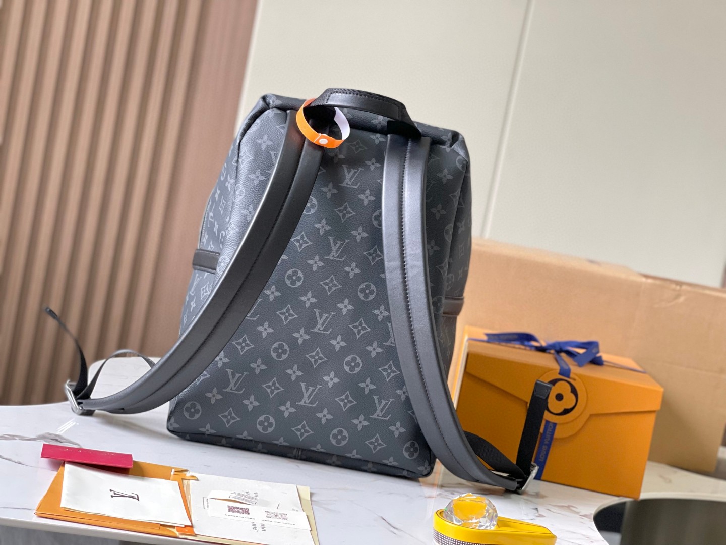 Louis Vuitton M43186Discovery Backpack