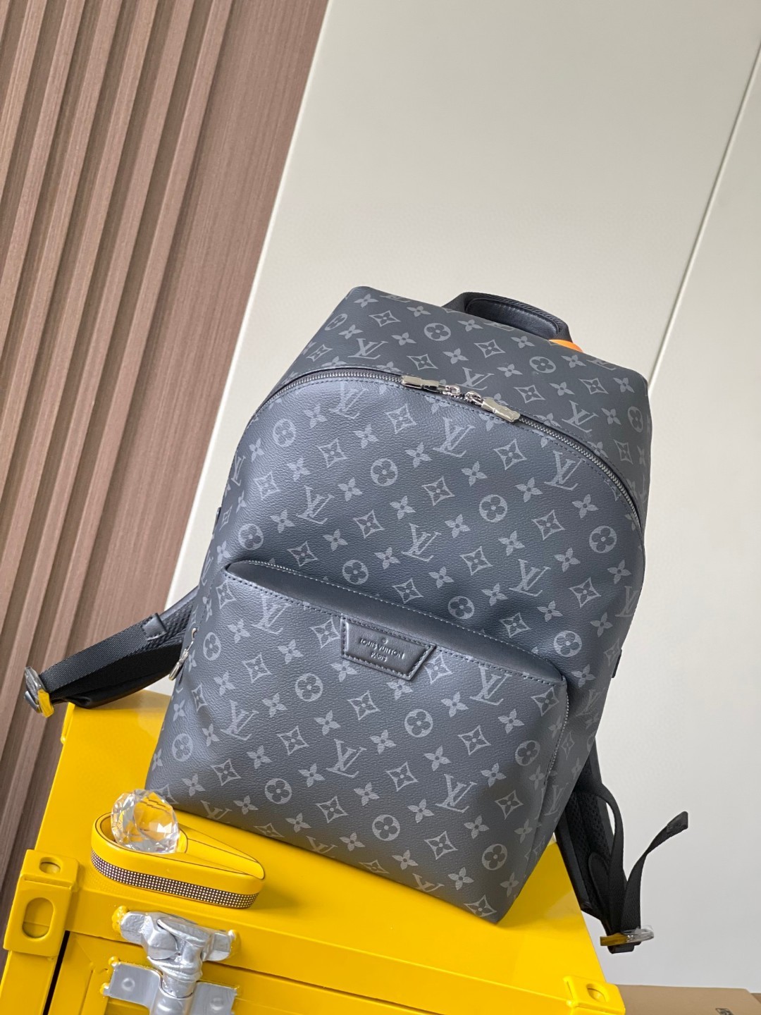 Louis Vuitton M43186Discovery Backpack