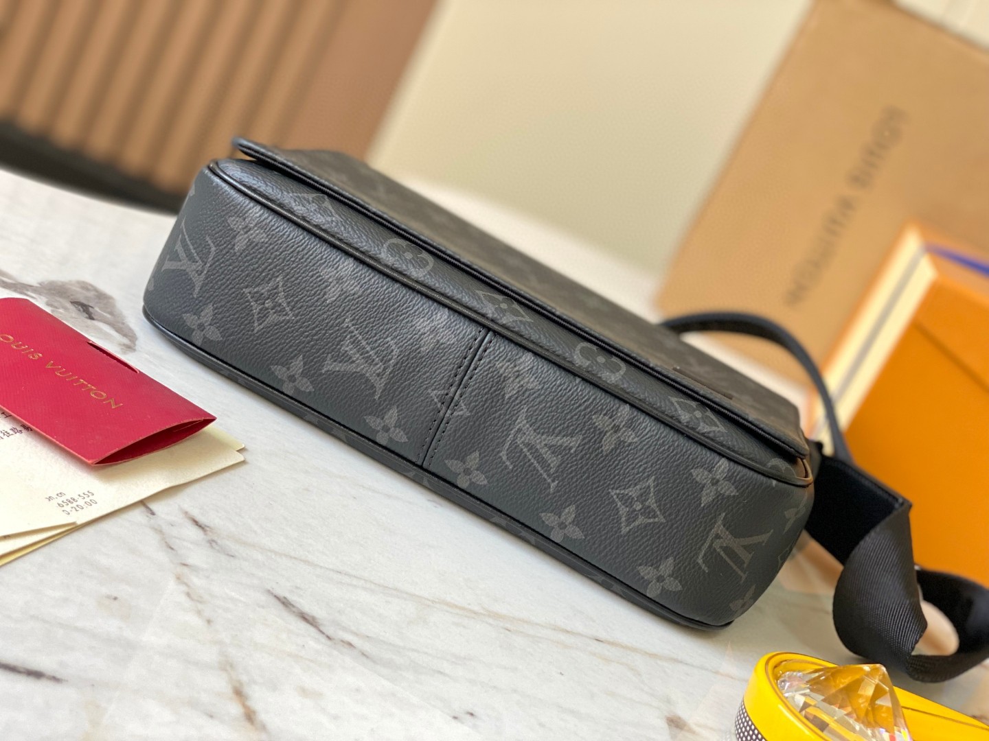 Louis Vuitton M46255 District PM Messenger Bag