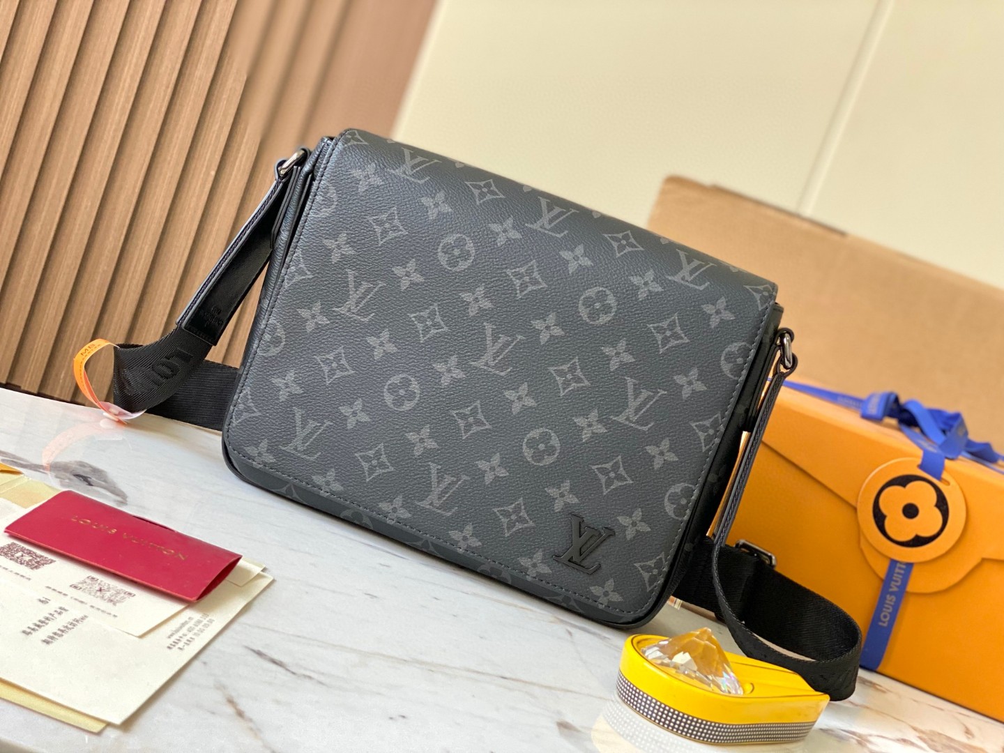 Louis Vuitton M46255 District PM Messenger Bag