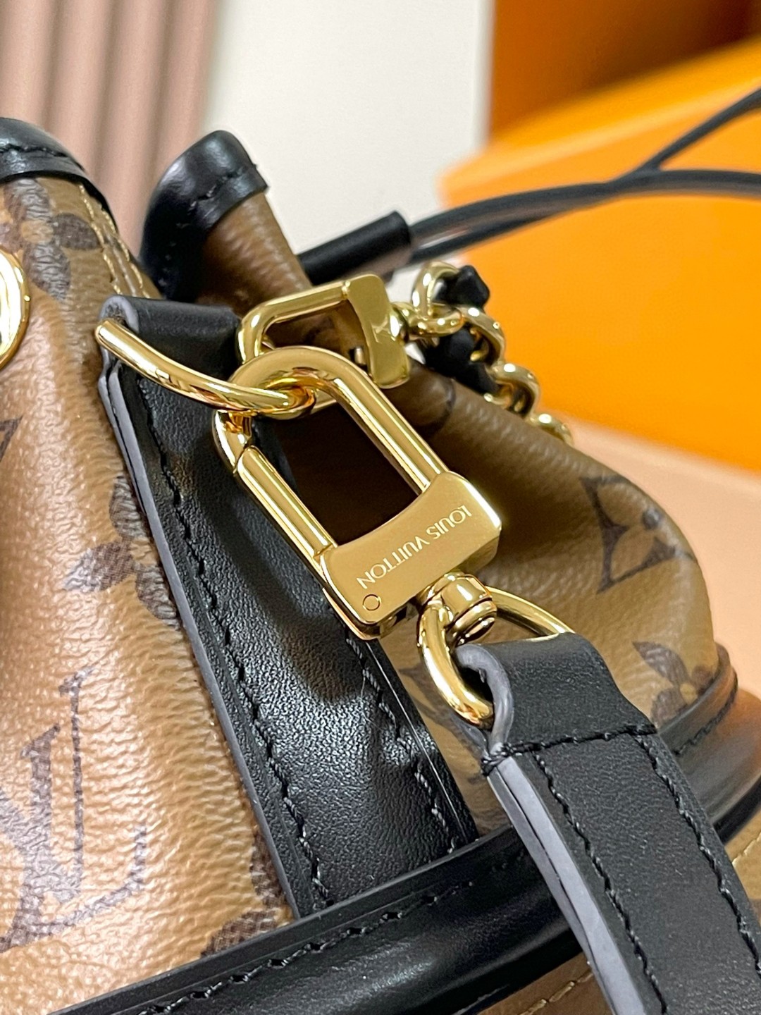 Louis Vuitton M83480 Canoé