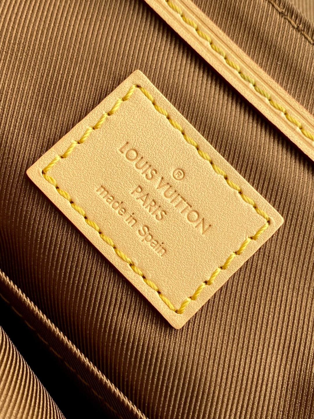 Louis Vuitton M46932 Excursion PM