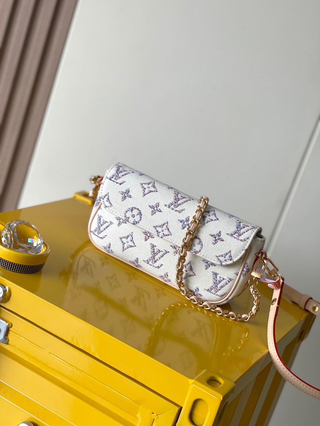 Louis Vuitton M83499 Wallet on Chain Ivy