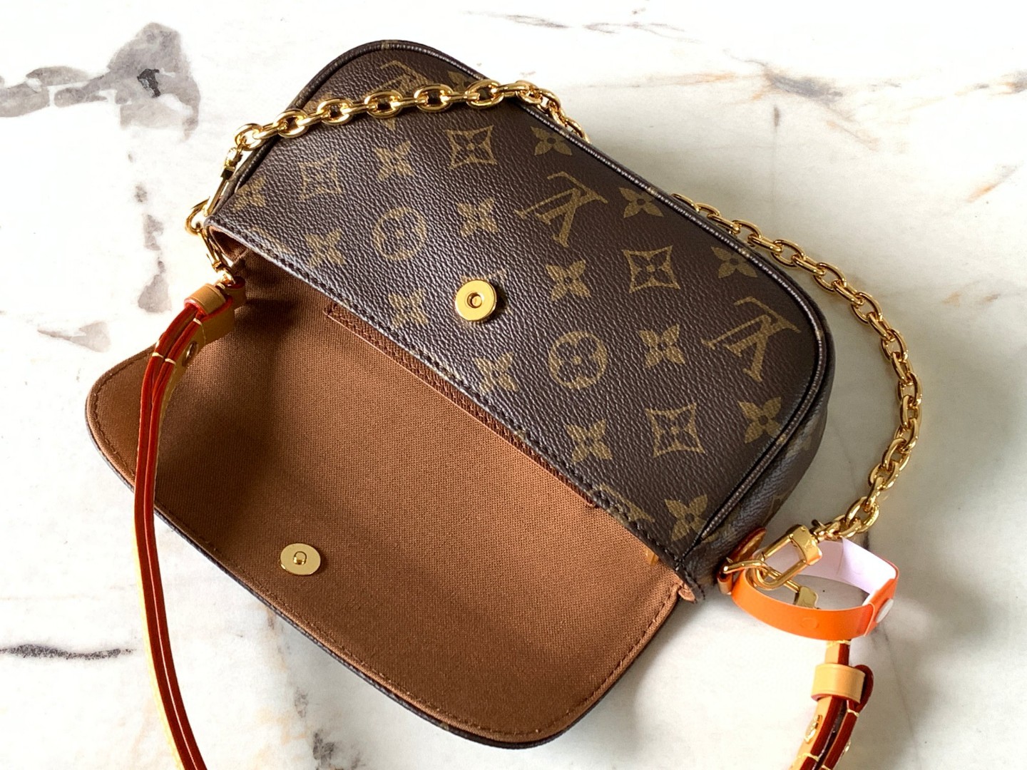 Louis Vuitton M81911 Ivy Wallet On Chain Bag