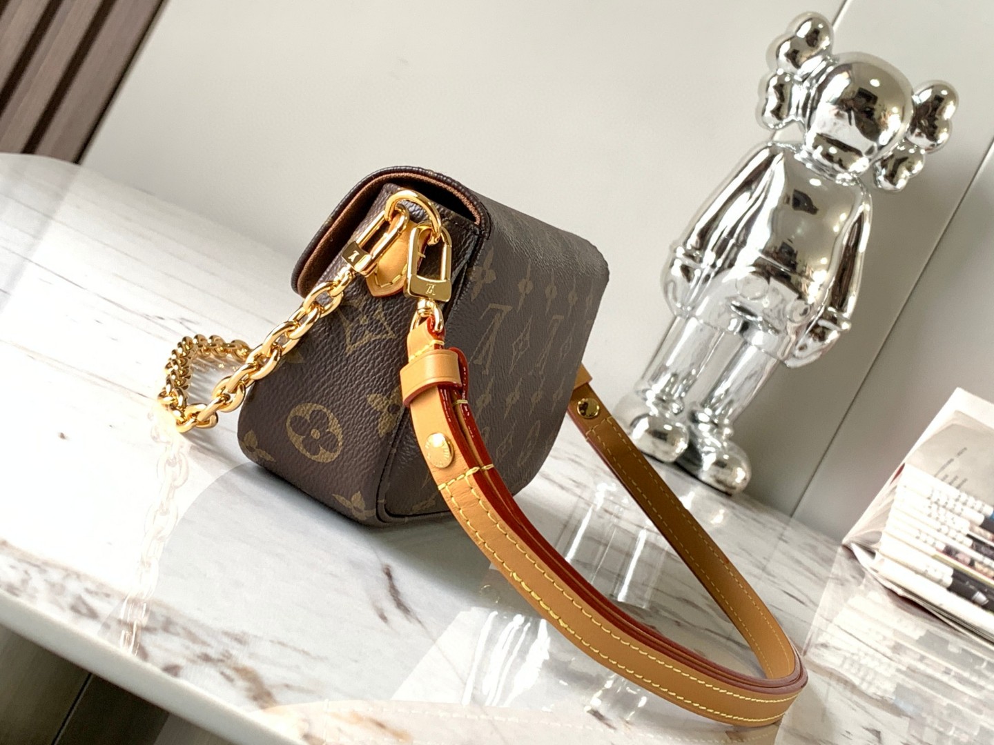 Louis Vuitton M81911 Ivy Wallet On Chain Bag