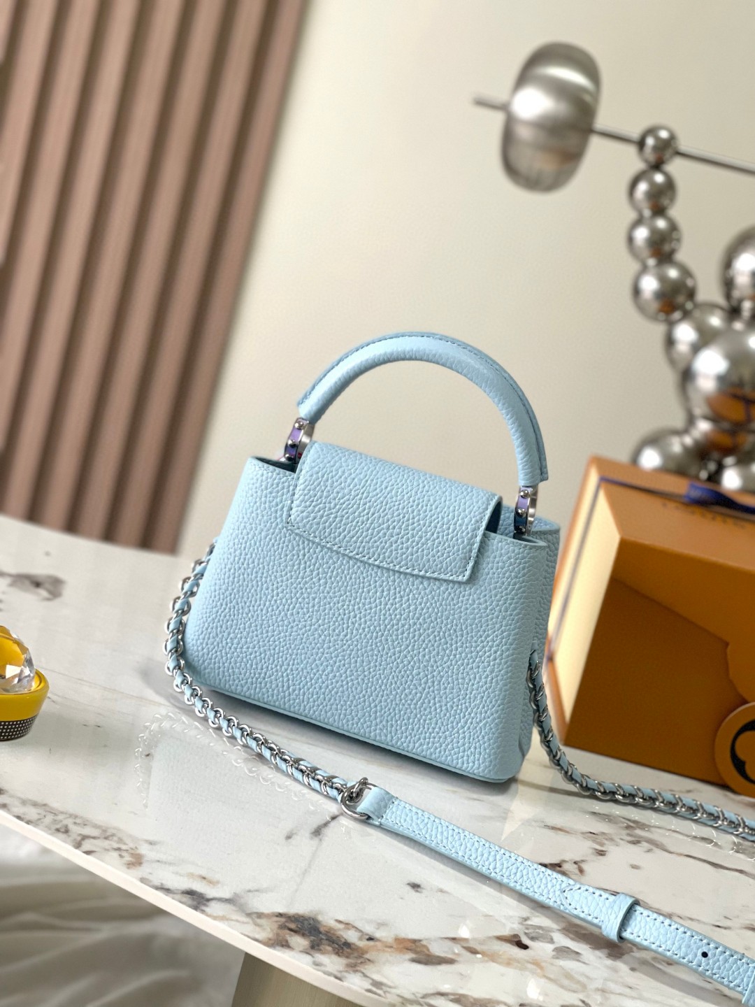 Louis Vuitton M23289 Capucines Mini