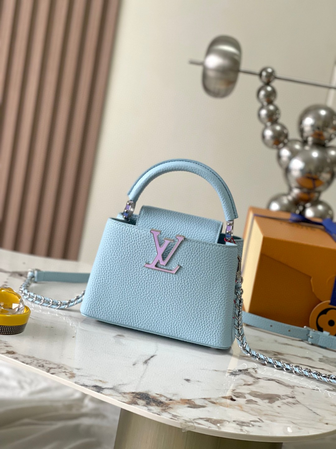 Louis Vuitton M23289 Capucines Mini