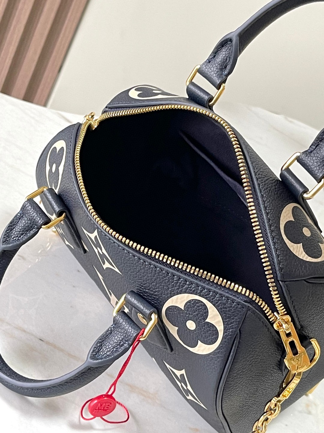 Louis Vuitton M47048 Speedy Bandoulière 20 navy blue
