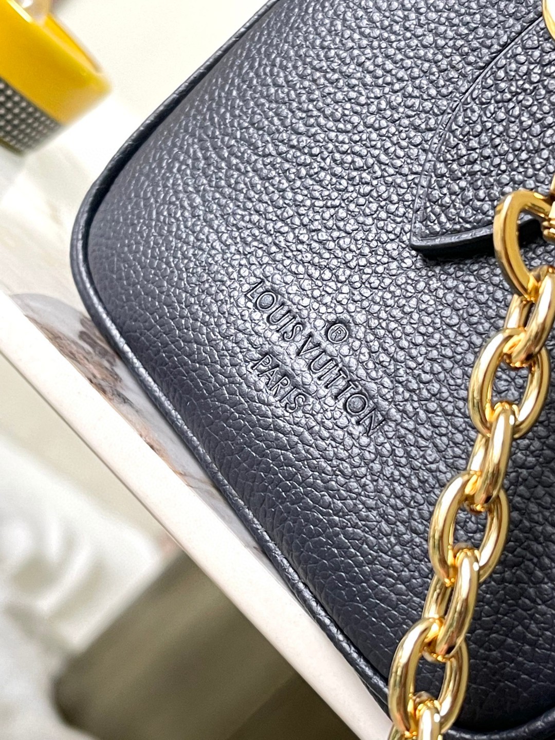 Louis Vuitton M47048 Speedy Bandoulière 20 navy blue