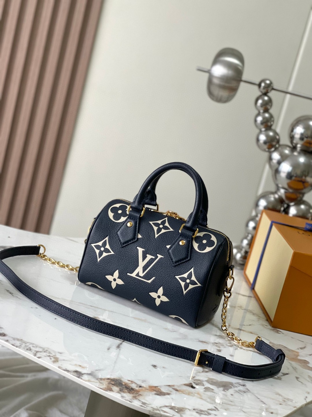 Louis Vuitton M47048 Speedy Bandoulière 20 navy blue