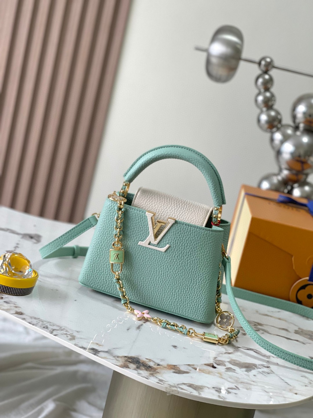 Louis Vuitton M23951 Capucines Mini