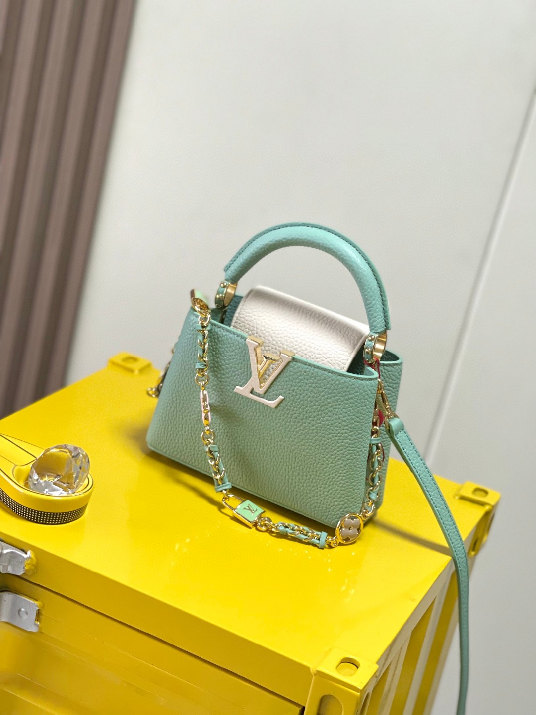 Louis Vuitton M23951 Capucines Mini