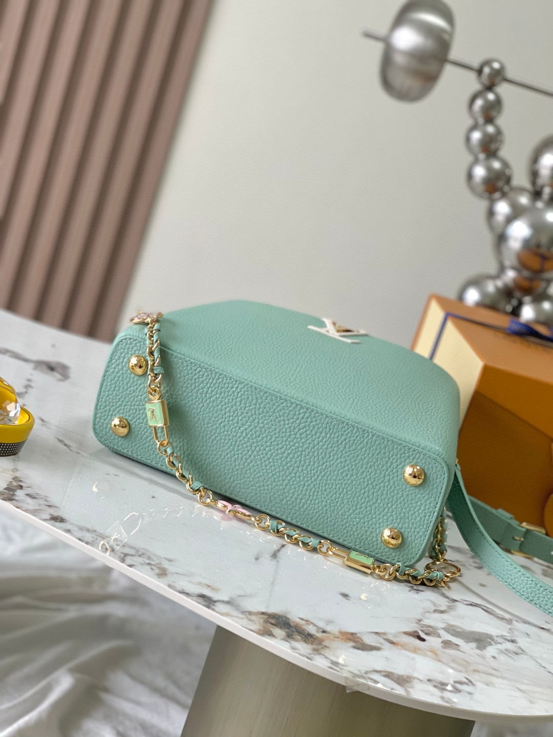 Louis Vuitton M24471M23950 New Capucines BB