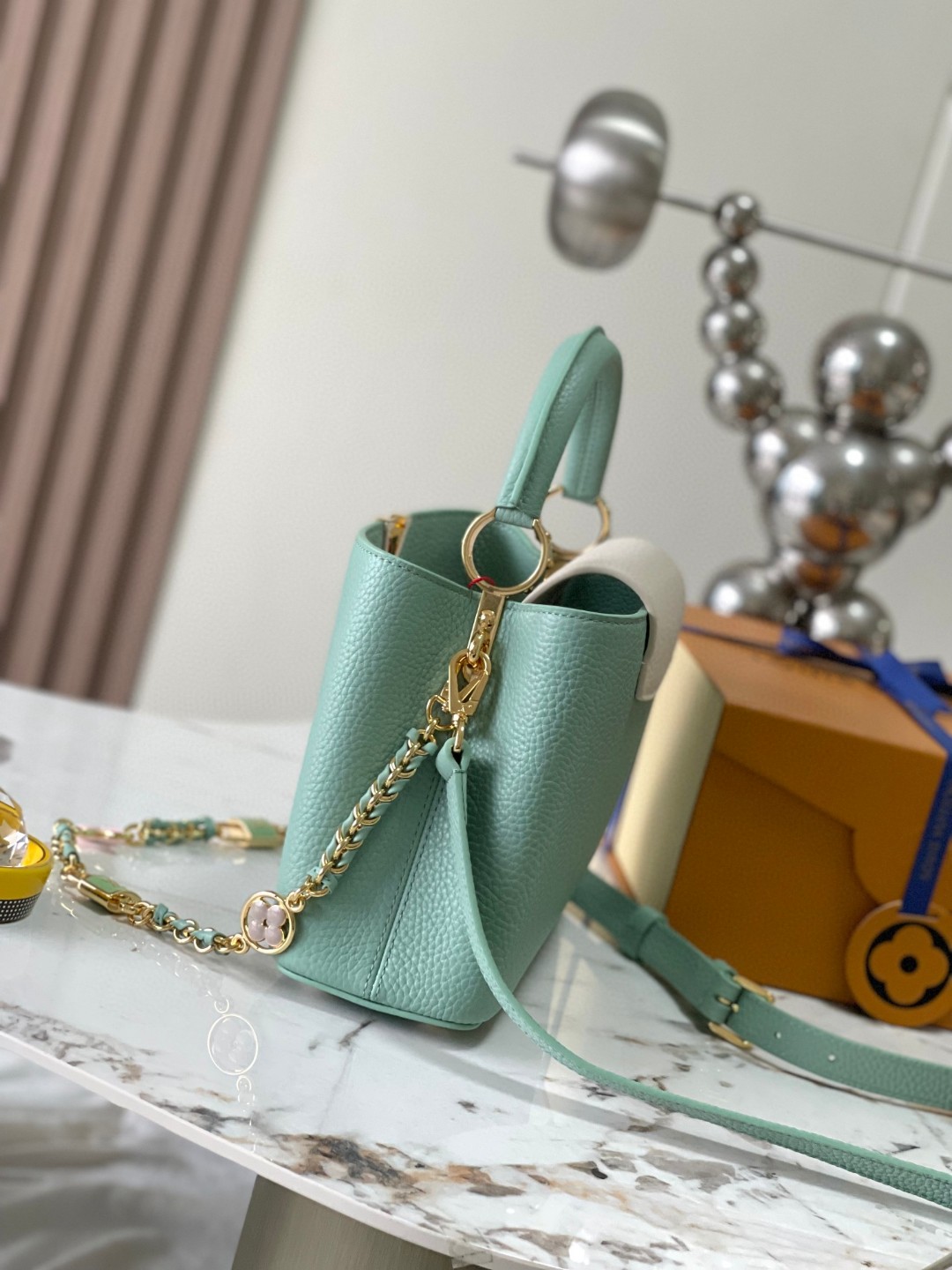 Louis Vuitton M24471M23950 New Capucines BB