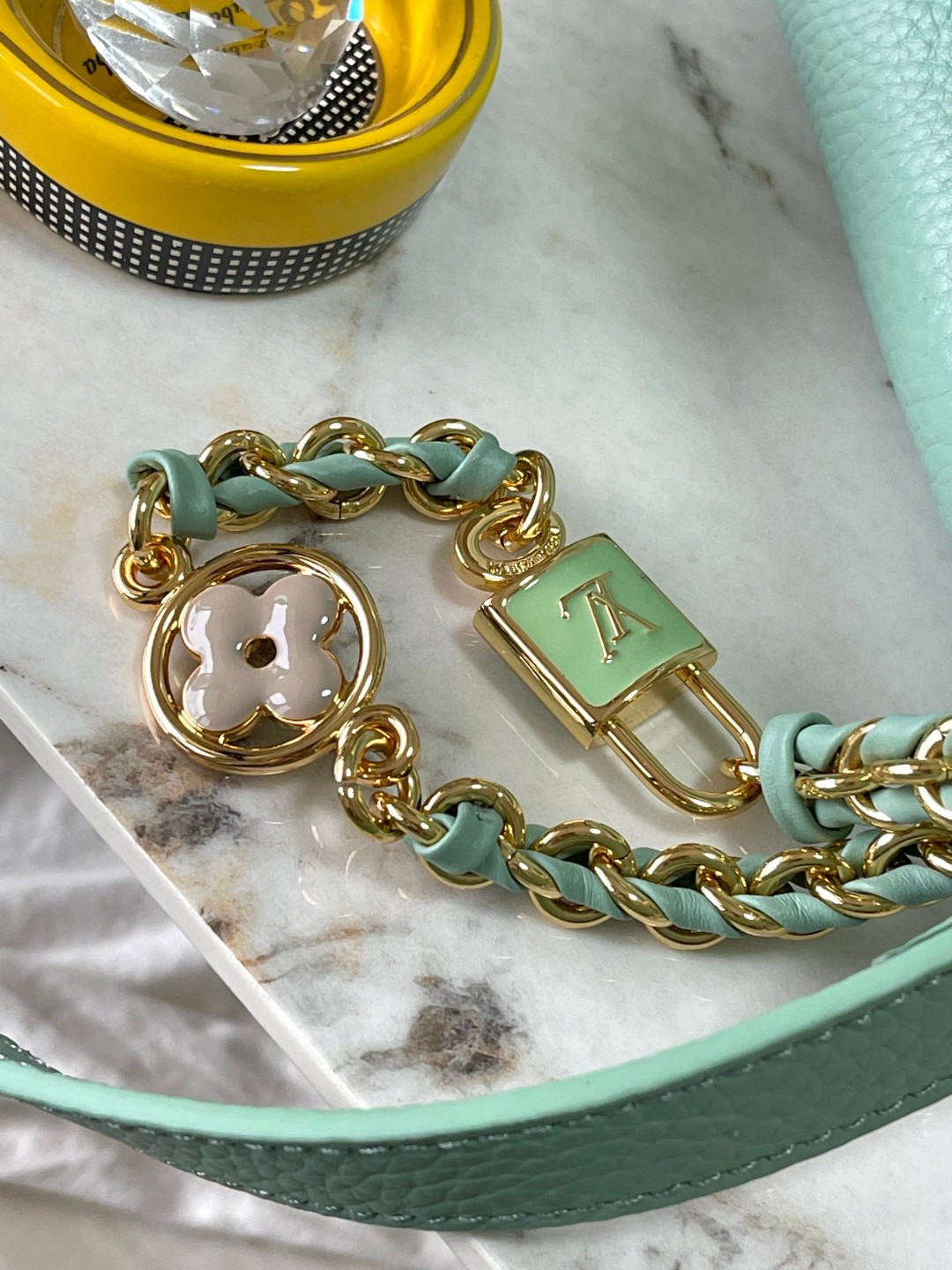 Louis Vuitton M24471 Capucines MM