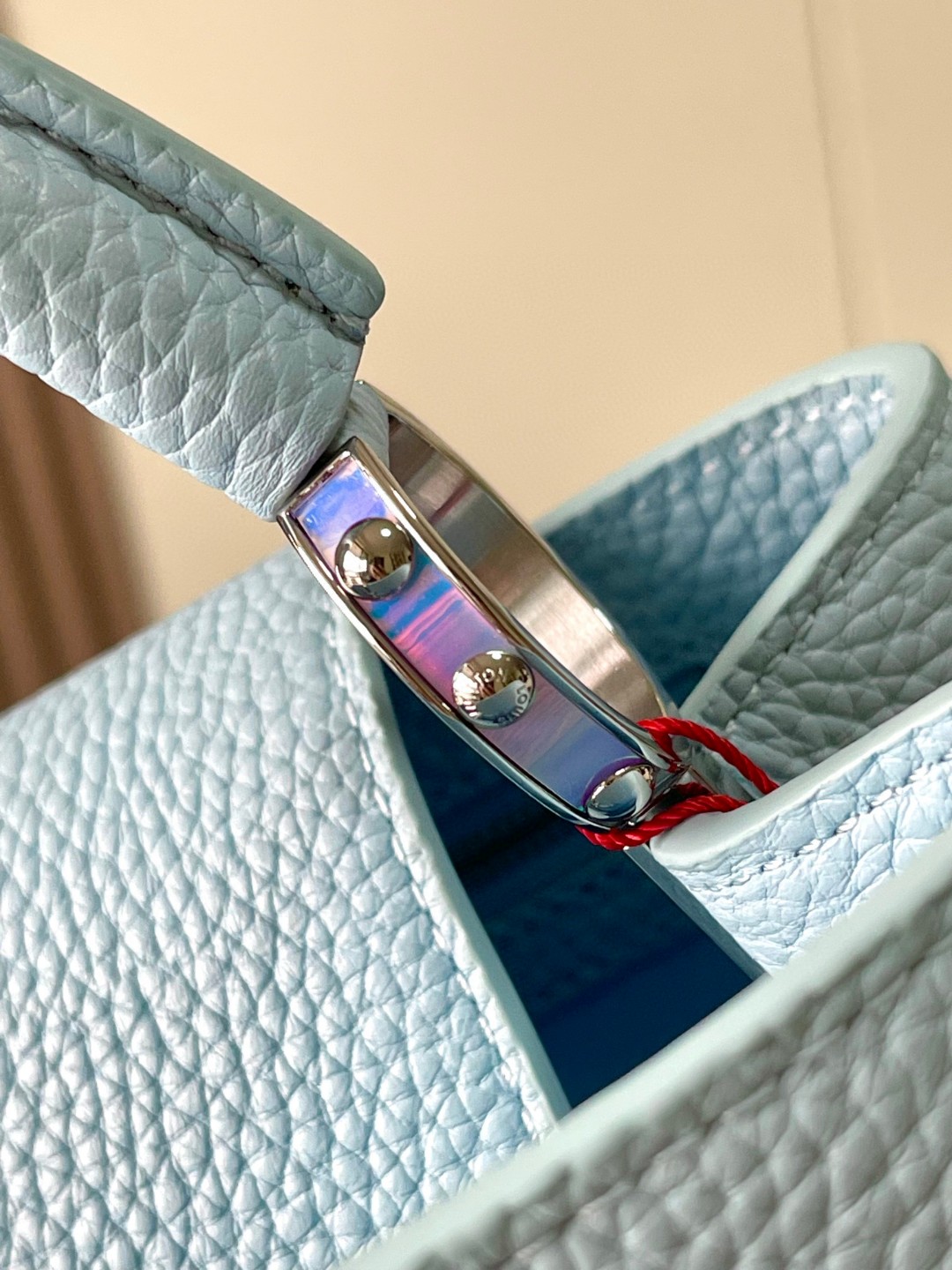 Louis Vuitton M22055 Capucines BB