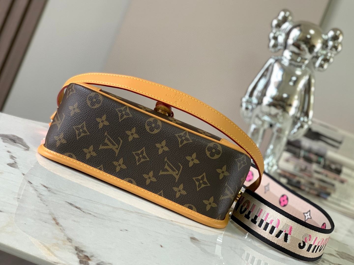 Louis Vuitton M45985Diane Satchel