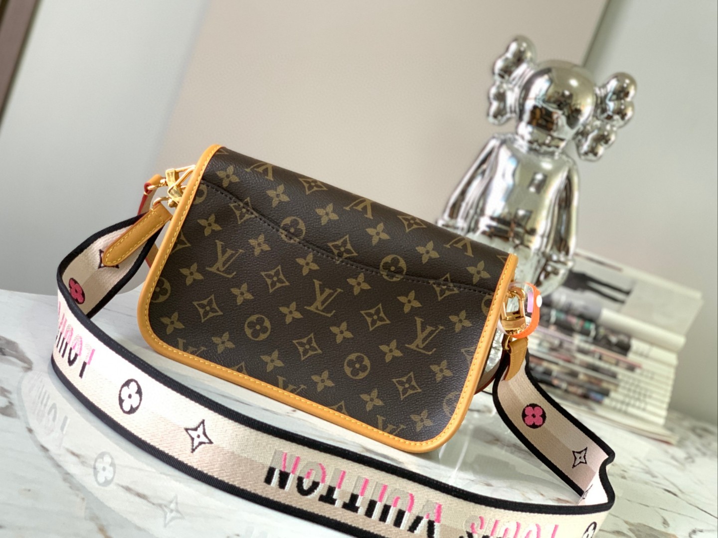 Louis Vuitton M45985Diane Satchel