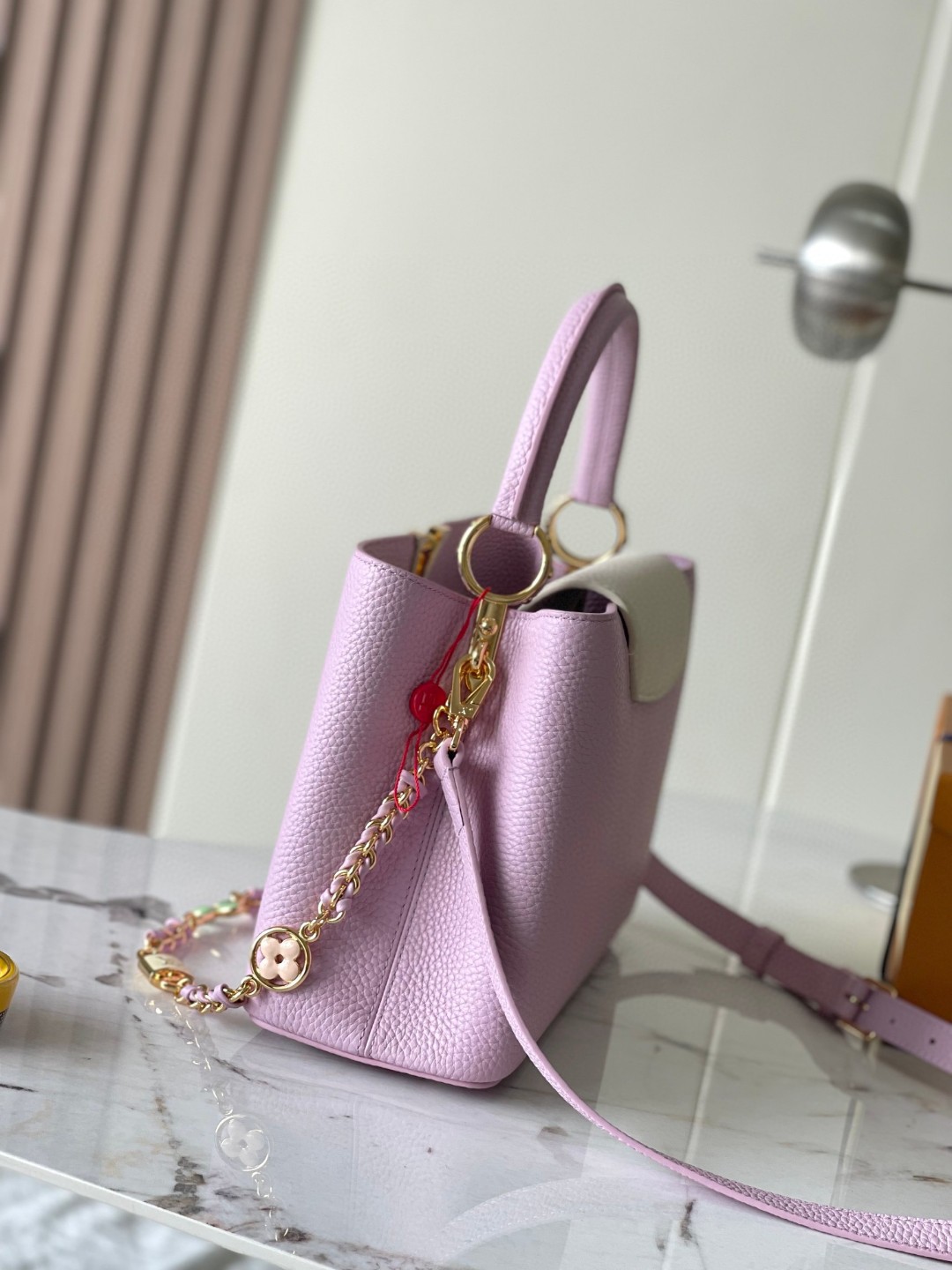 Louis Vuitton M24471 Capucines MM