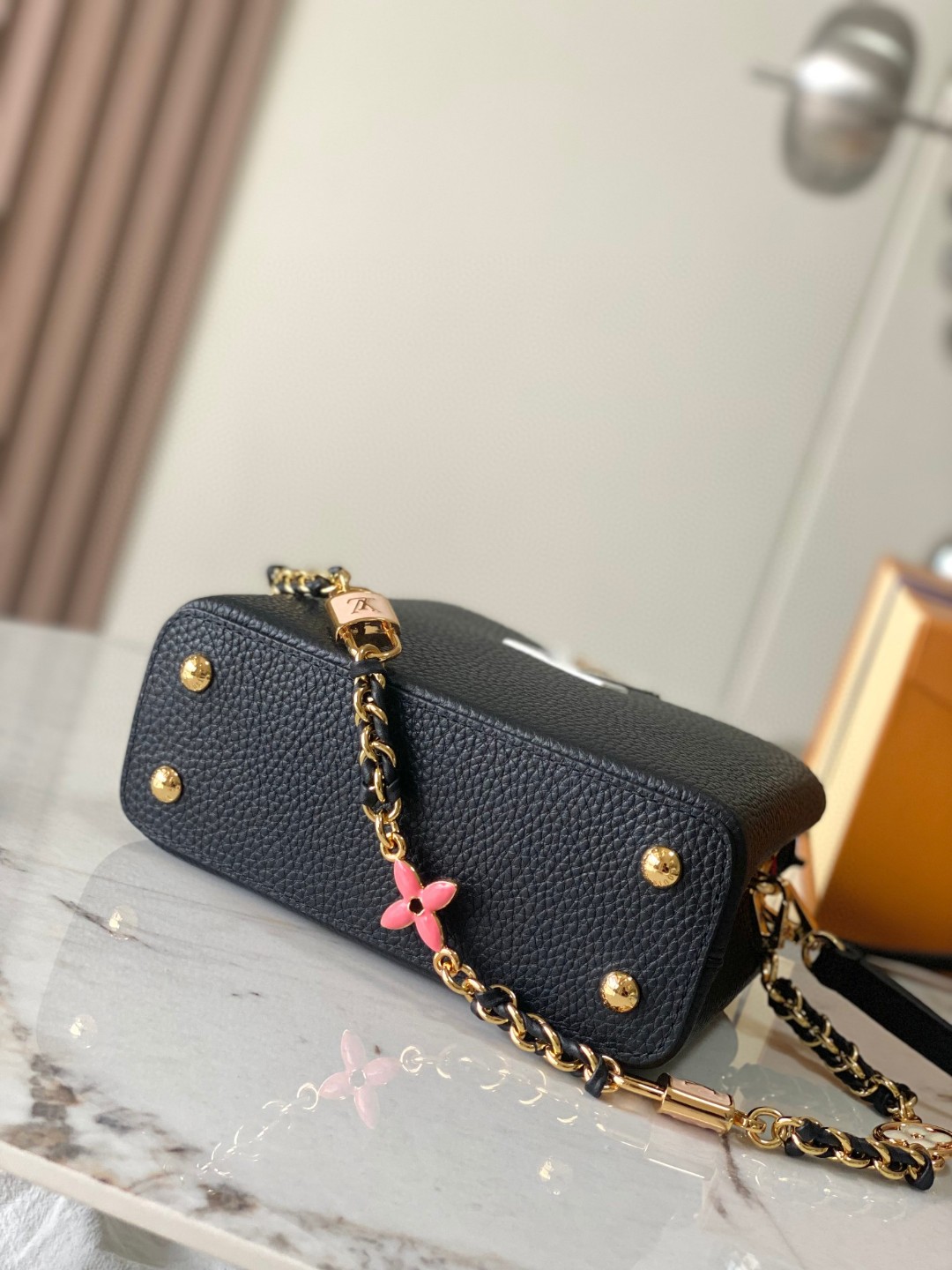 Louis Vuitton M23951 Capucines Mini