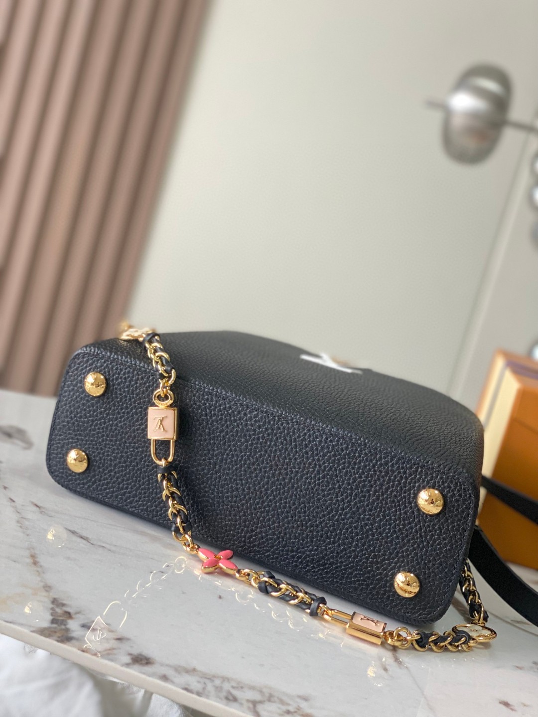 Louis Vuitton M23950 New Capucines BB