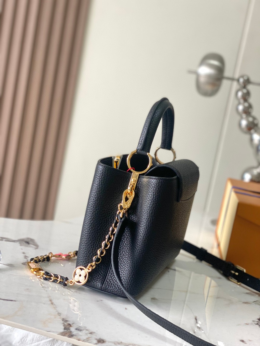 Louis Vuitton M23950 New Capucines BB