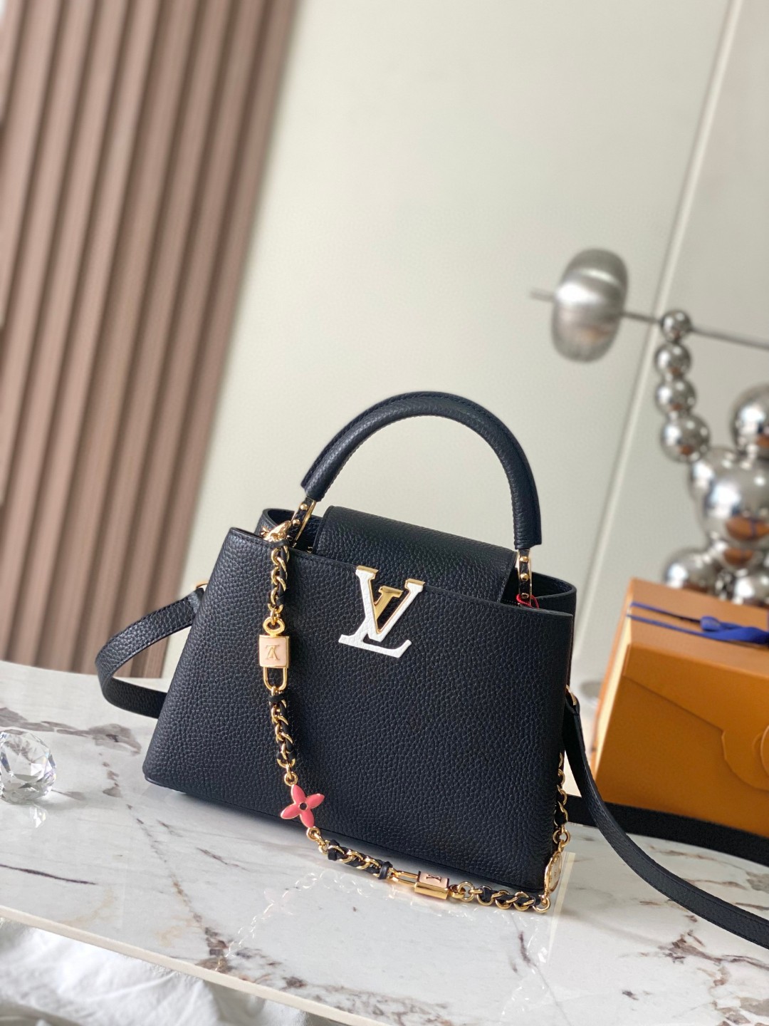 Louis Vuitton M23950 New Capucines BB