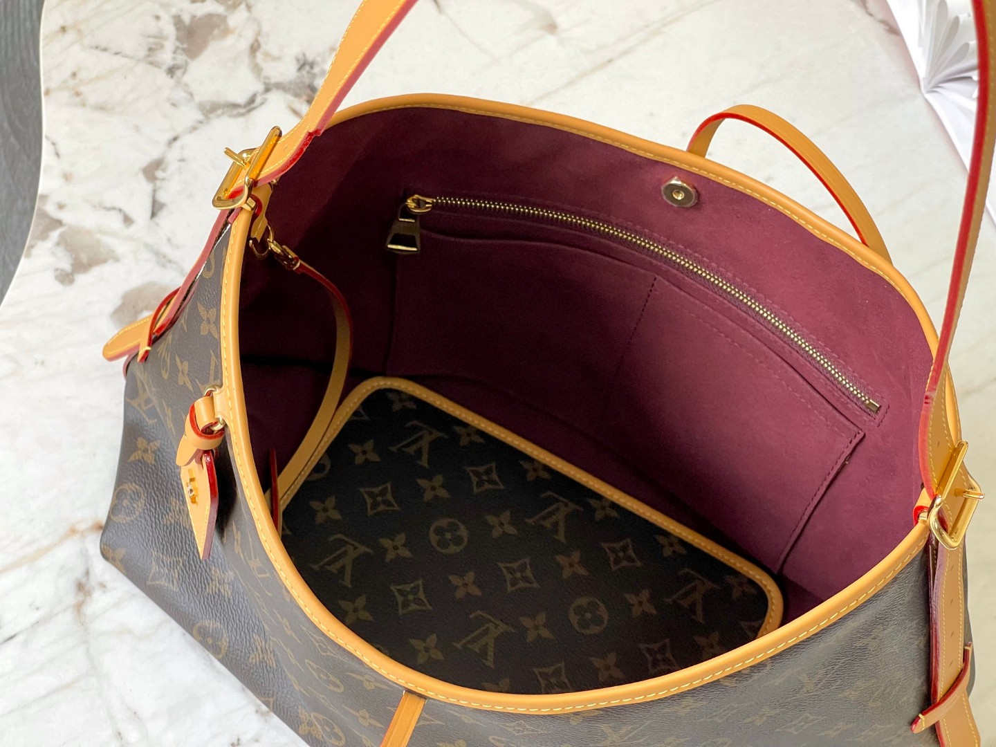 Louis Vuitton M46197CarryAll MM Bag