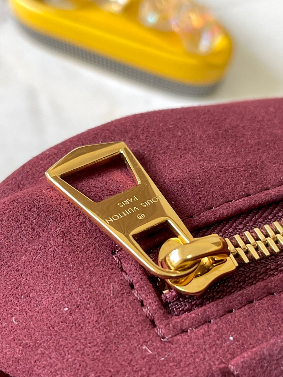 Louis Vuitton M46197CarryAll MM Bag