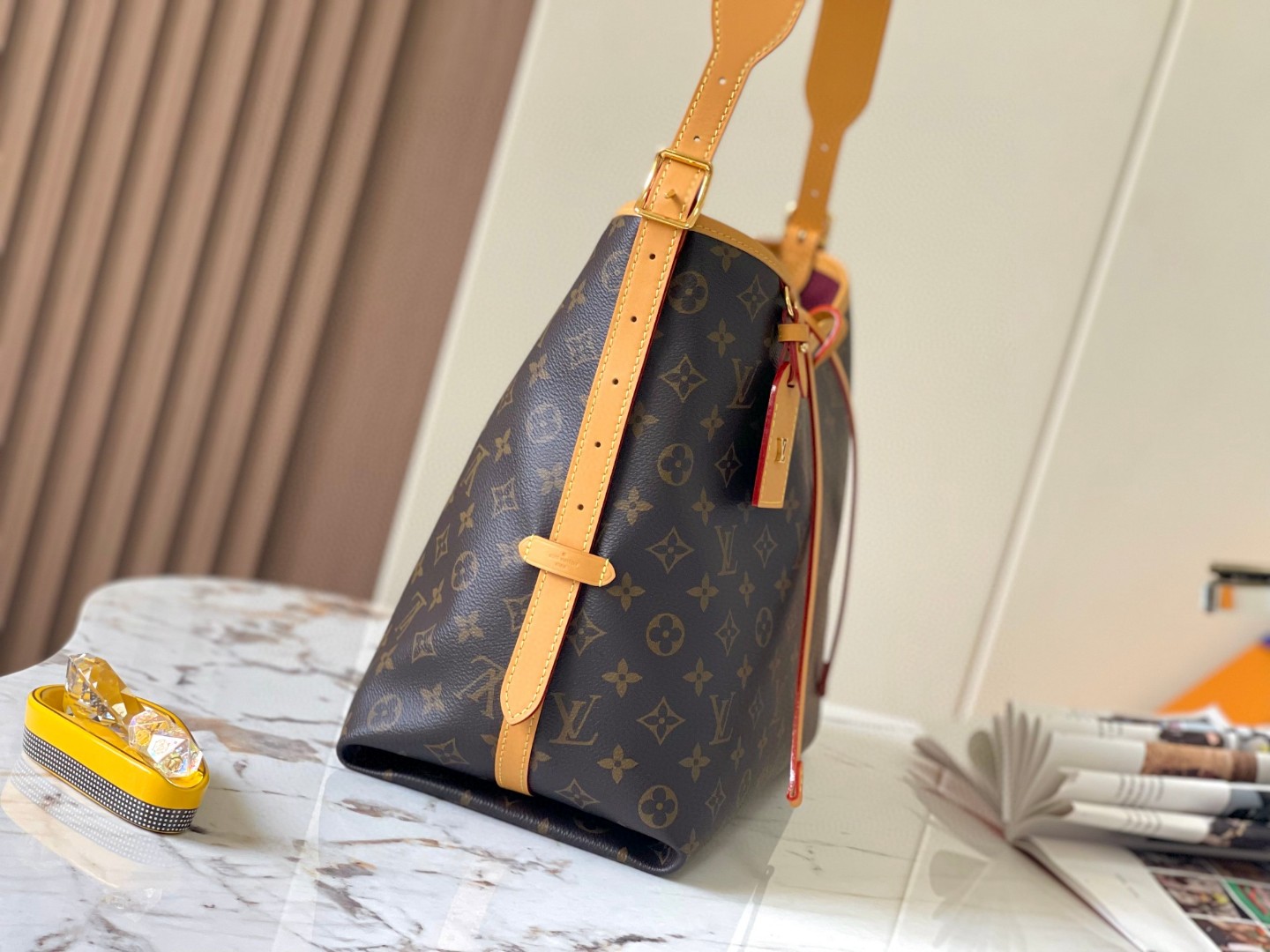 Louis Vuitton M46197CarryAll MM Bag