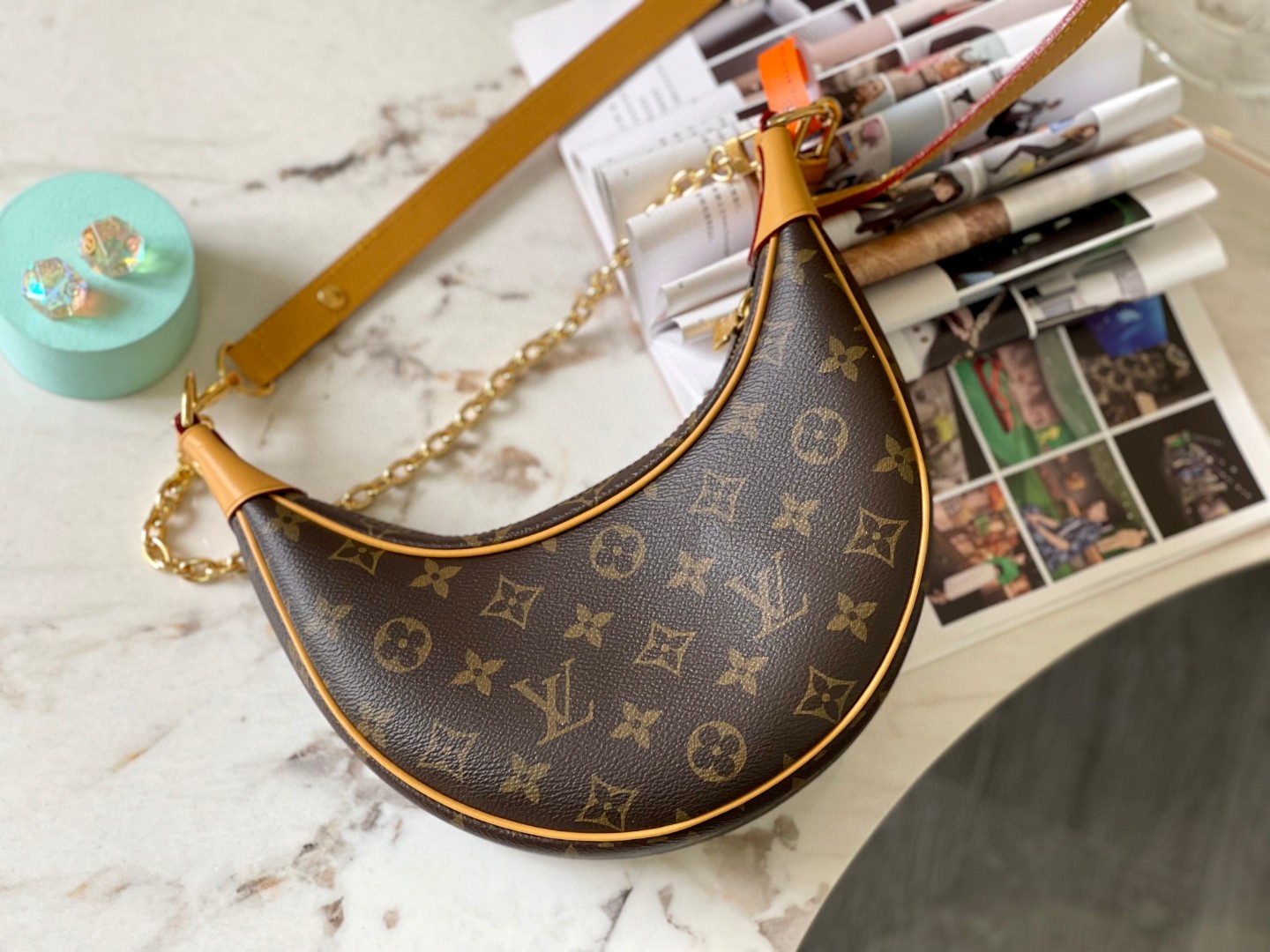 Louis Vuitton M81098 Loop Bag