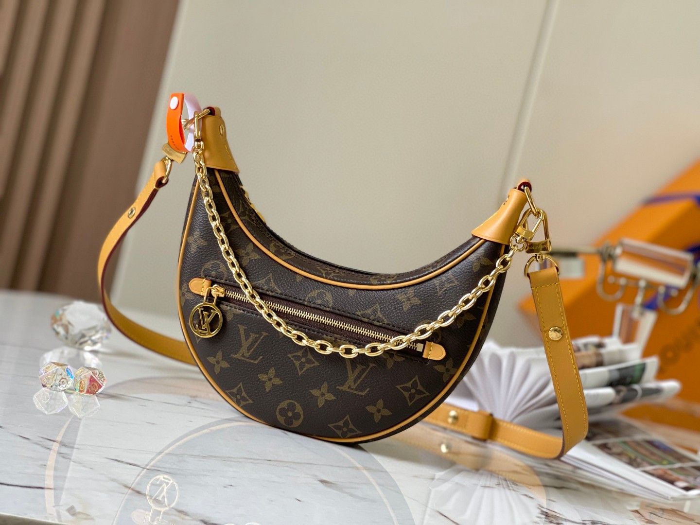 Louis Vuitton M81098 Loop Bag